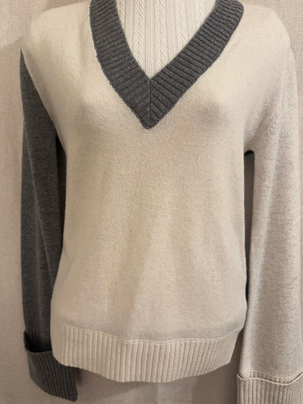 🖤 Brodie 100% Cashmere • Colorblock Varsity V-Neck • Plot Twist in the Back